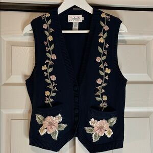 Talbots Petites Navy Floral Cottagecore Embroidered Knit Vest Size Medium